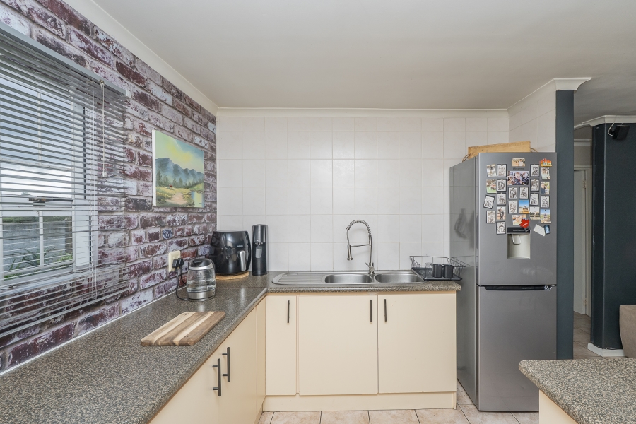 To Let 2 Bedroom Property for Rent in Sonstraal Heights Western Cape